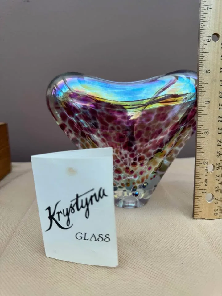 Exquisite Vintage Art Glass Vase image indicator(8)