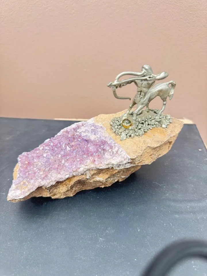 Beautiful Vintage Amethyst Art image indicator(2)