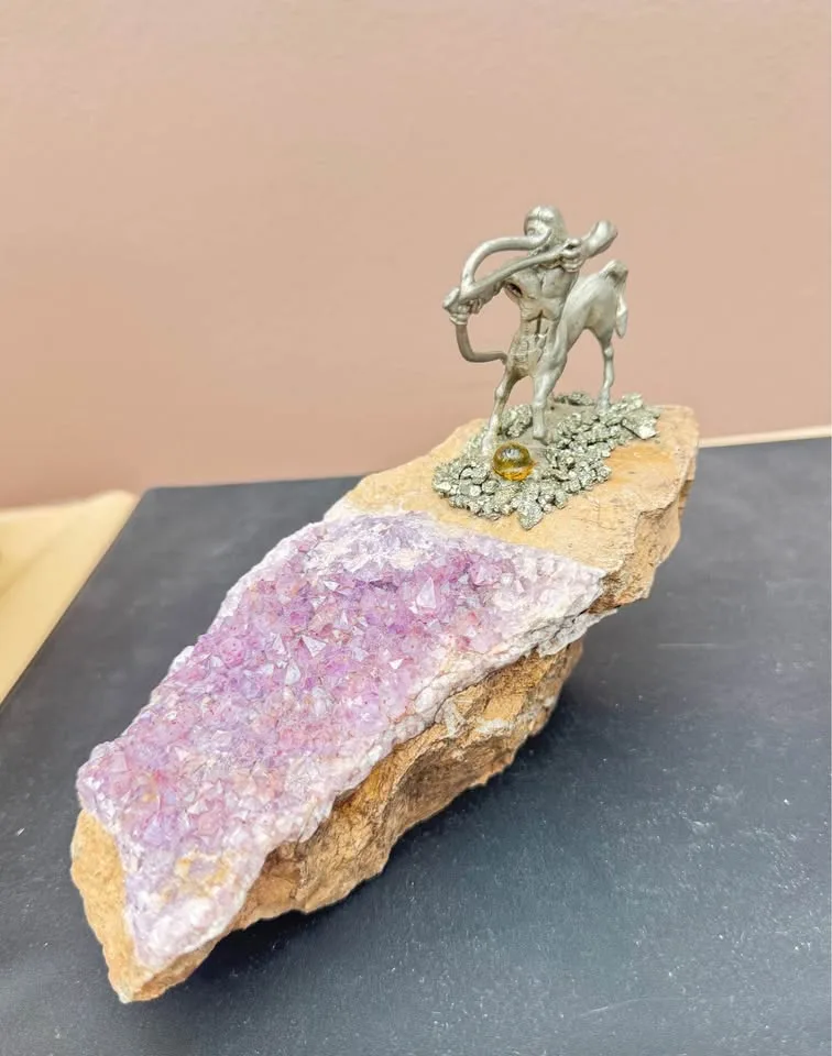 Beautiful Vintage Amethyst Art image indicator(5)