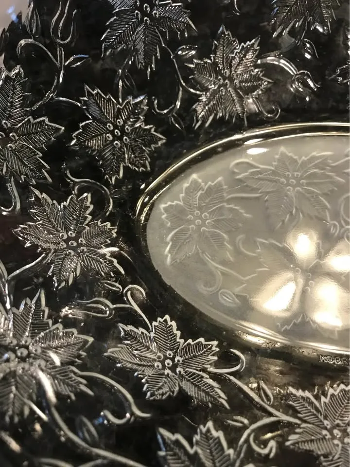 Beautiful Oval Glass Serving Dish image indicator(3)