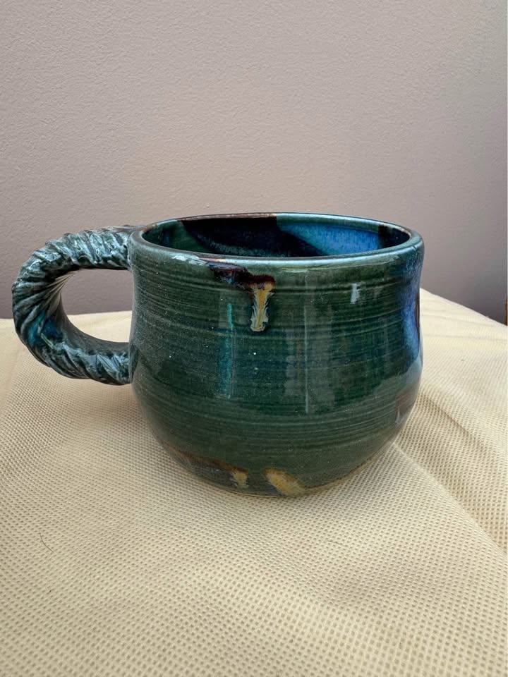 Beautiful Hand Crafted Pottery Mug - photo 4