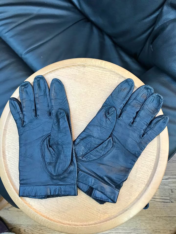 Ladies Small Leather Driving Gloves