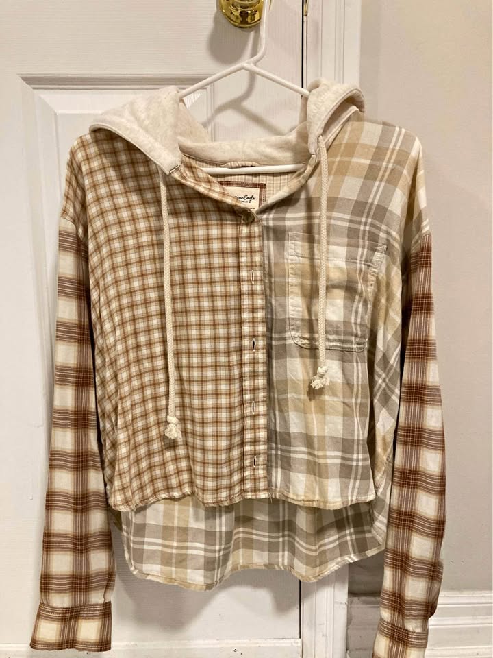 American Eagle Beige/Brown hooded button up plaid shirt
