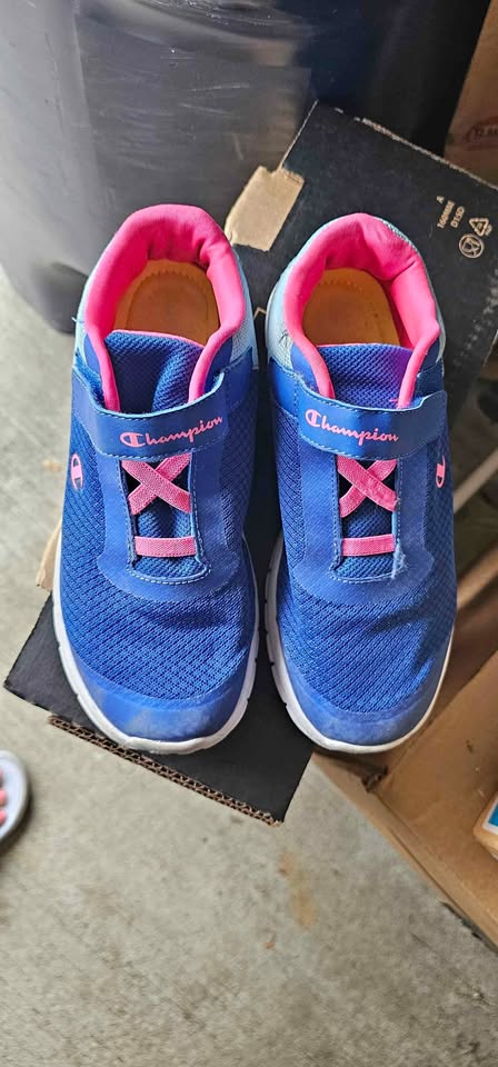 Girls Size 5 Running Shoes