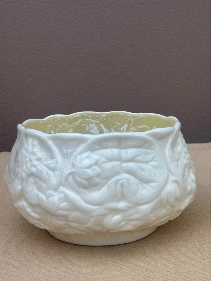 Beautiful Belleek China Cream and Sugar image indicator(3)