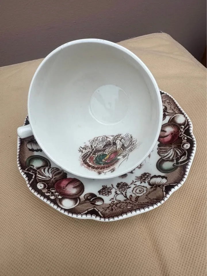 Vintage Johnsons Bros Tea Cup - "His Majesty" image indicator(2)