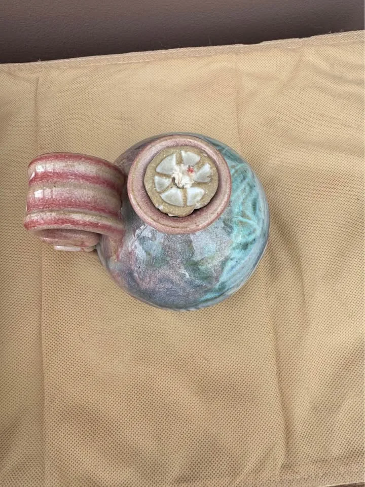 Stunning Pottery Oil Lamp image indicator(5)