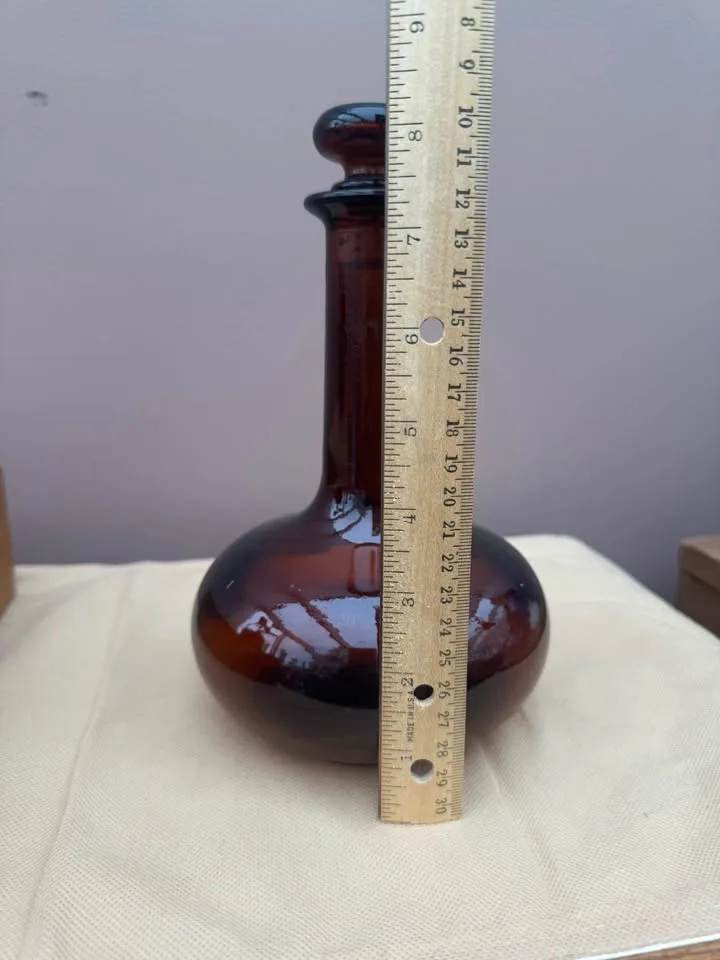 Vintage Decanter image indicator(5)