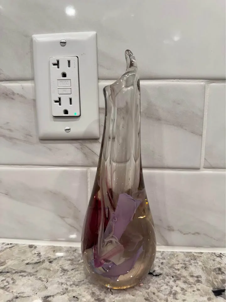 Stunning Art Glass Bud Vase image indicator(4)