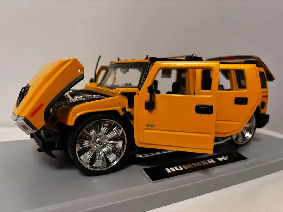 Hummer H2 Dub City 1:18 – Excellent état – Diecast Collection image indicator(2)