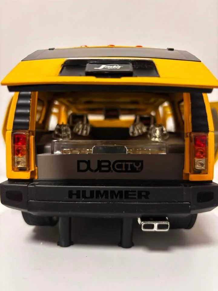 Hummer H2 Dub City 1:18 – Excellent état – Diecast Collection image indicator(4)