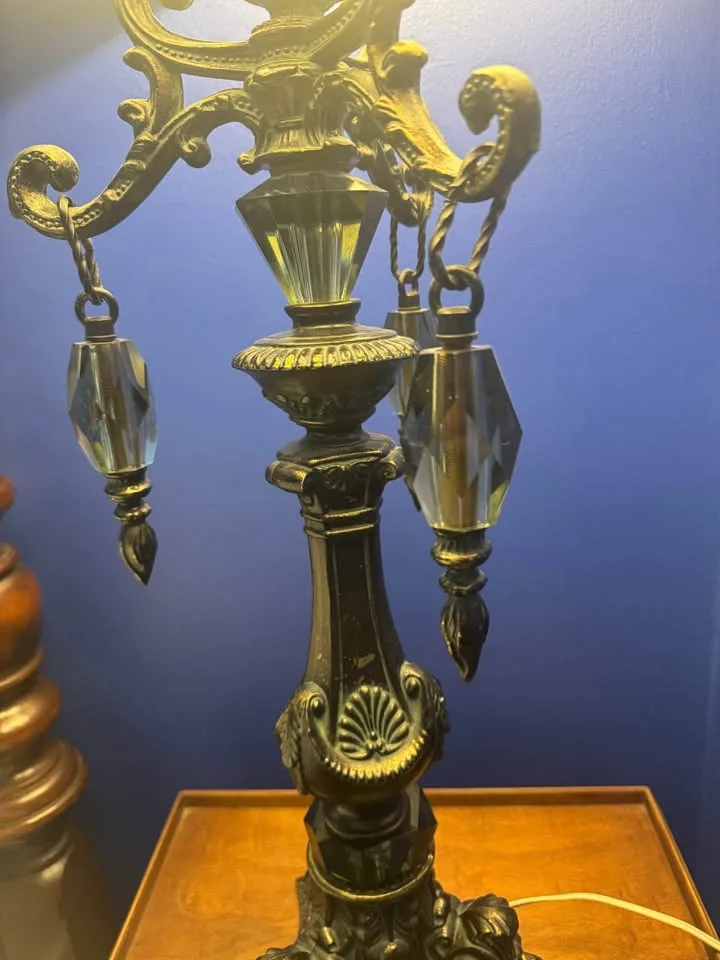 Gothic Style Table Lamp image indicator(3)