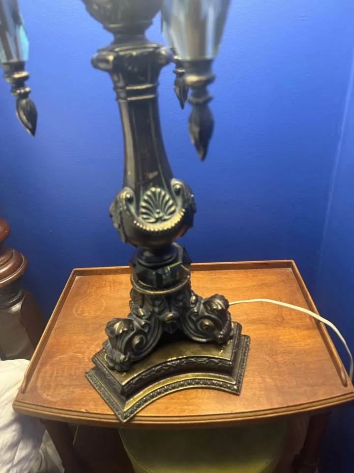 Gothic Style Table Lamp image indicator(4)