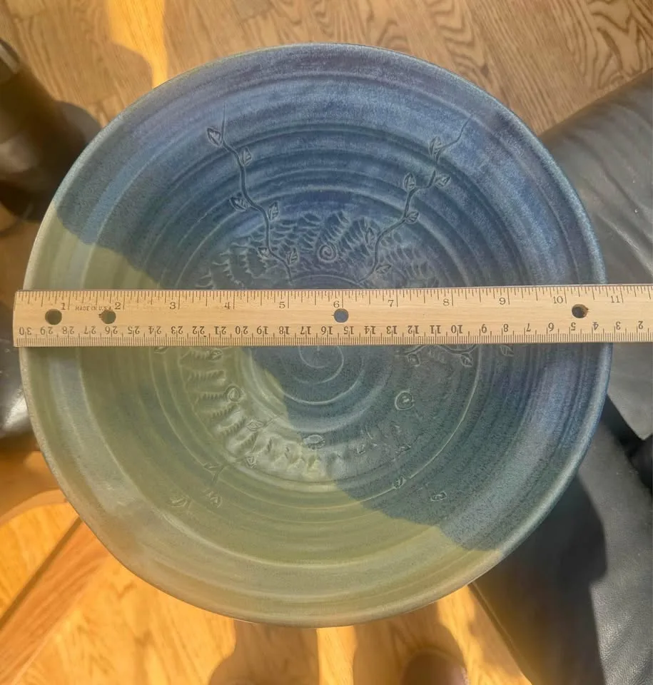 Handcrafted Pottery Bowl thumbnail