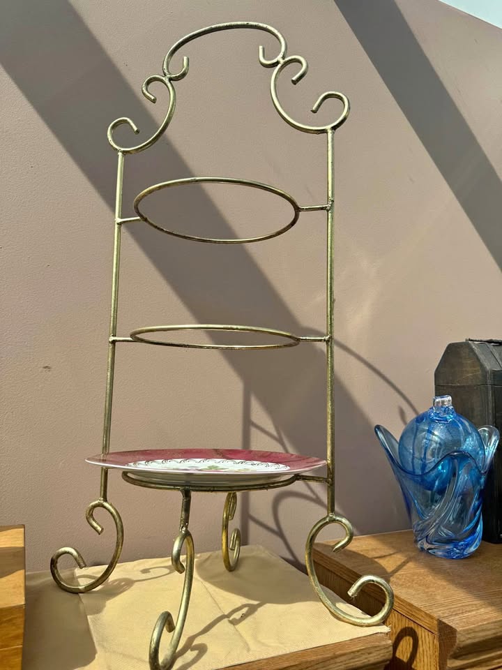 Beautiful Plate Stand