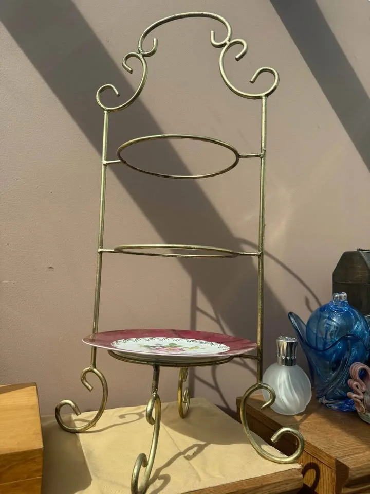 Beautiful Plate Stand image indicator(2)