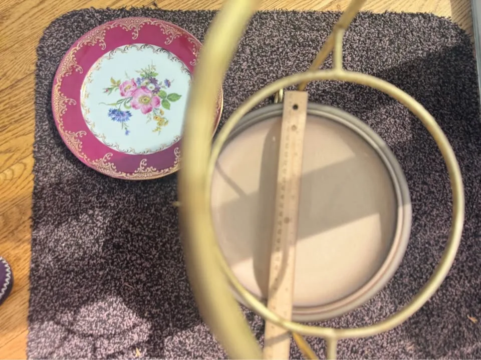 Beautiful Plate Stand image indicator(3)