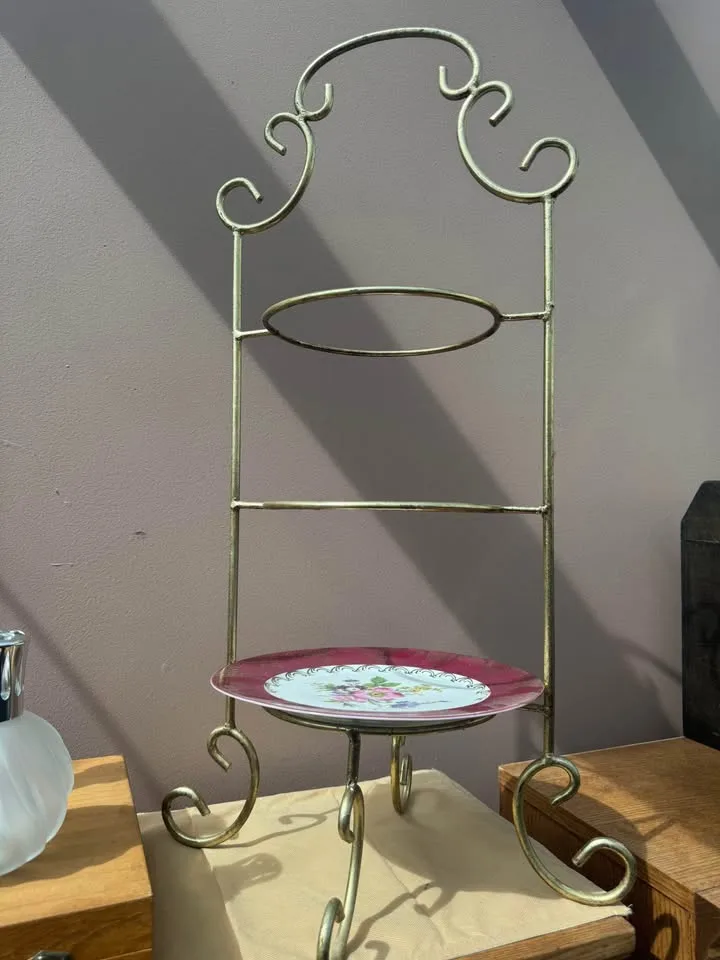 Beautiful Plate Stand image indicator(4)