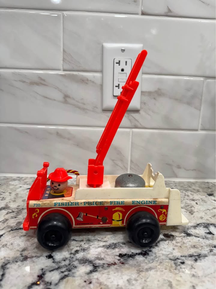 Fisher Price Fire Engine - photo 2