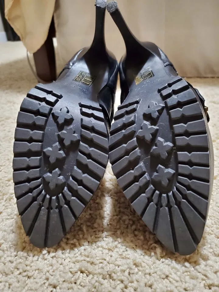 Stiletto boots image indicator(3)