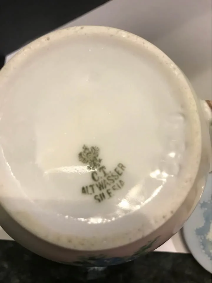 Sweet Hand Painted Cream & Sugar image indicator(3)