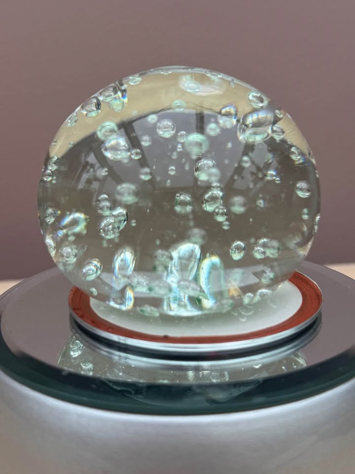 Beautiful Clear Glass Paperweight - photo 2