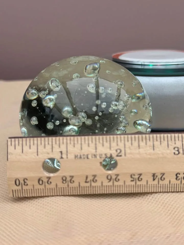 Beautiful Clear Glass Paperweight image indicator(4)