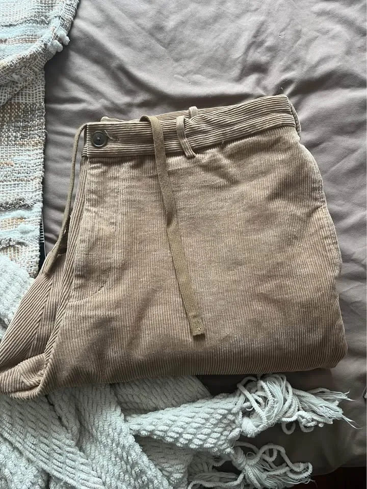 Uniqlo Men’s Smart Ankle Corduroy Pants size XL image indicator(5)