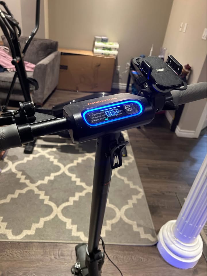 InMotion L9 Electric Scooter – Moving Out Sale – Free Air Pump - photo 3