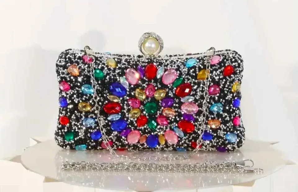 Brand new rhinestone embellished evening clutch image indicator(2)
