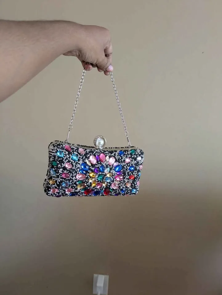 Brand new rhinestone embellished evening clutch image indicator(3)