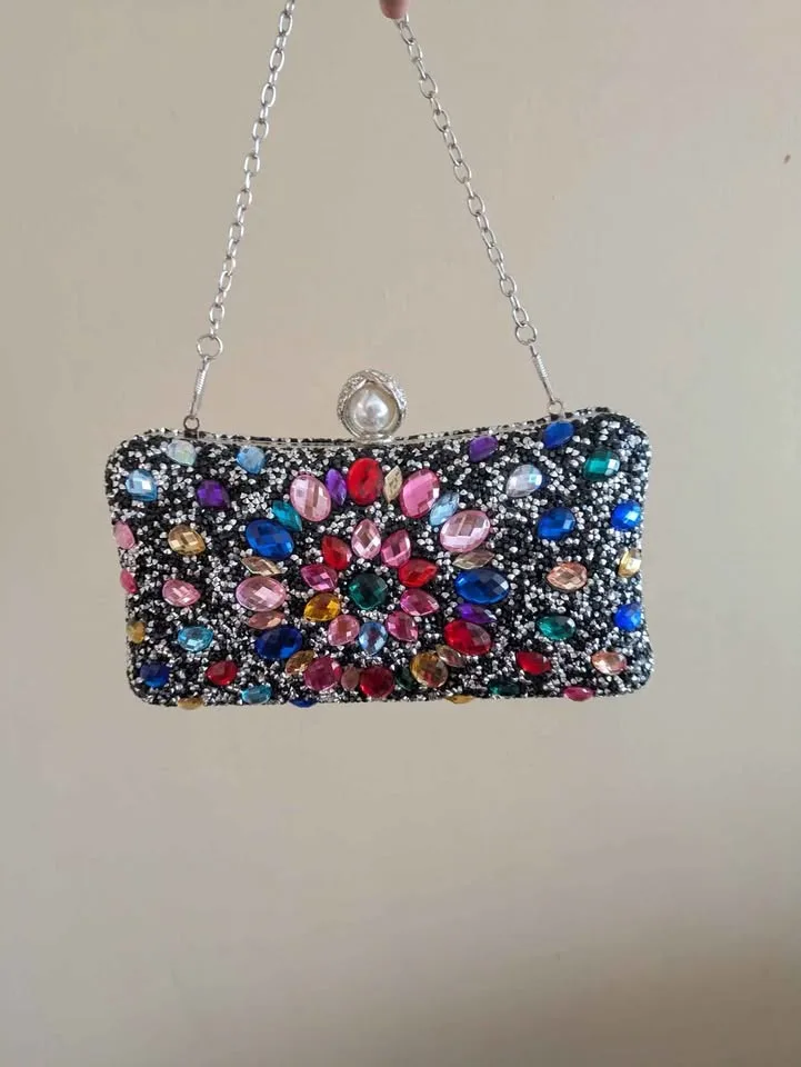 Brand new rhinestone embellished evening clutch image indicator(4)
