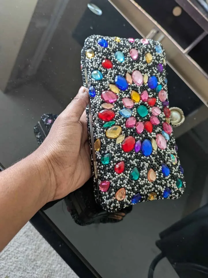 Brand new rhinestone embellished evening clutch image indicator(9)