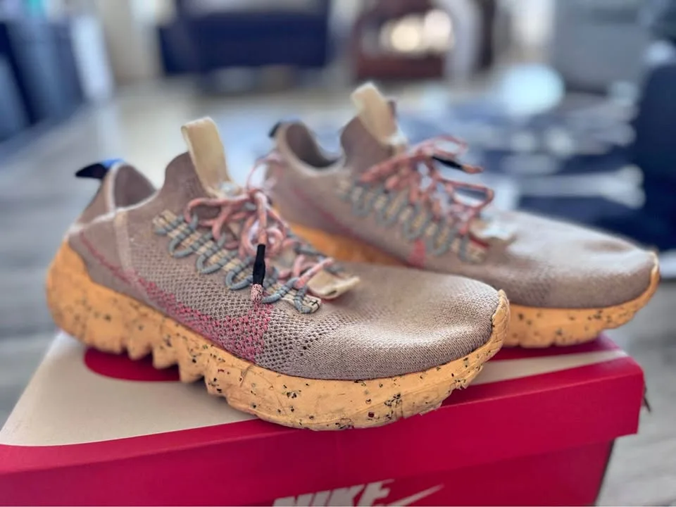 Nike Space Hippie 01 Melon Tint Size US 9.5 thumbnail