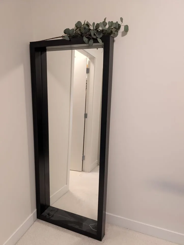 IKEA Sandtorg Full Length Mirror image indicator(2)