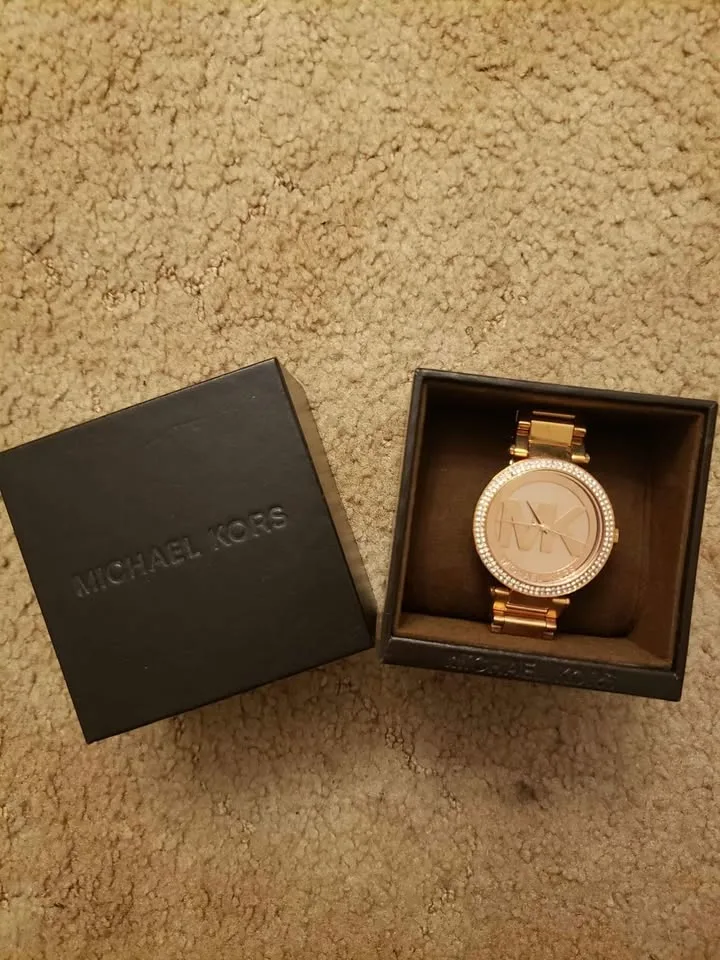 Michael Kors Watch image indicator(2)