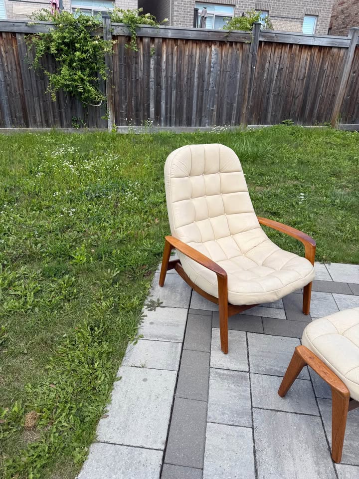 Mcm huber scoop chair and ottoman - photo 4