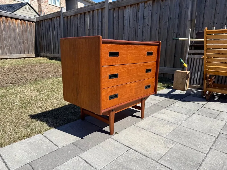 Mcm teak dresser ( refinished image indicator(3)