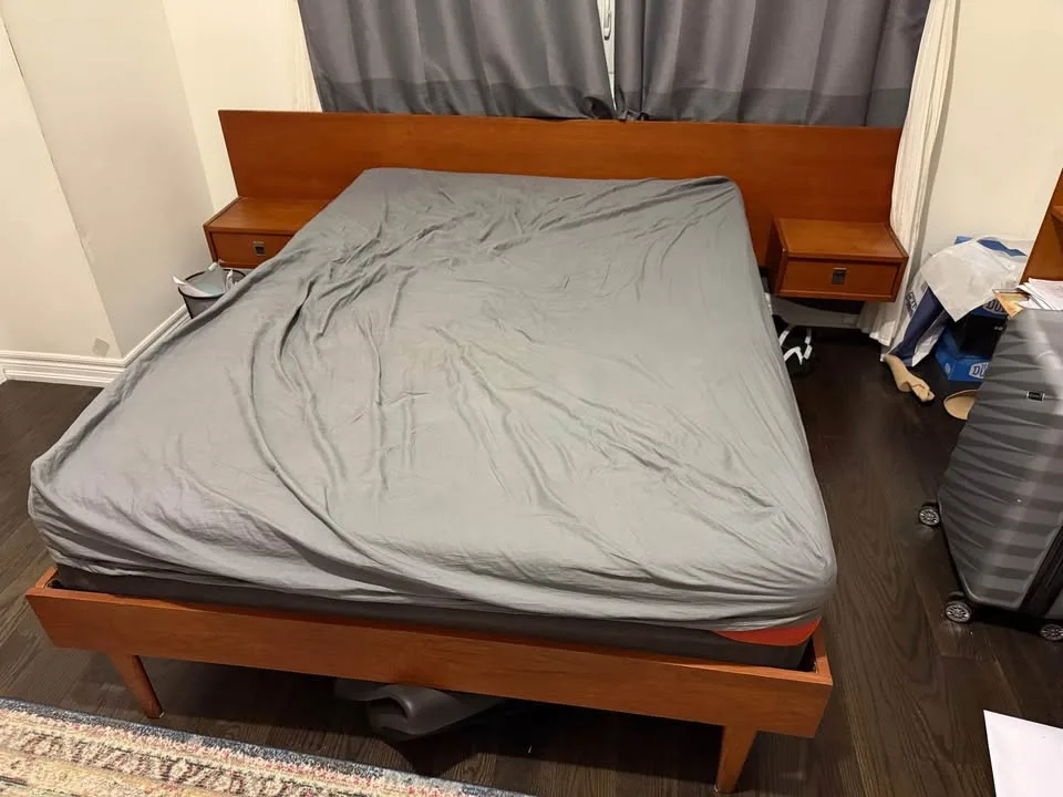 MCM Teak Bedframe image indicator(3)