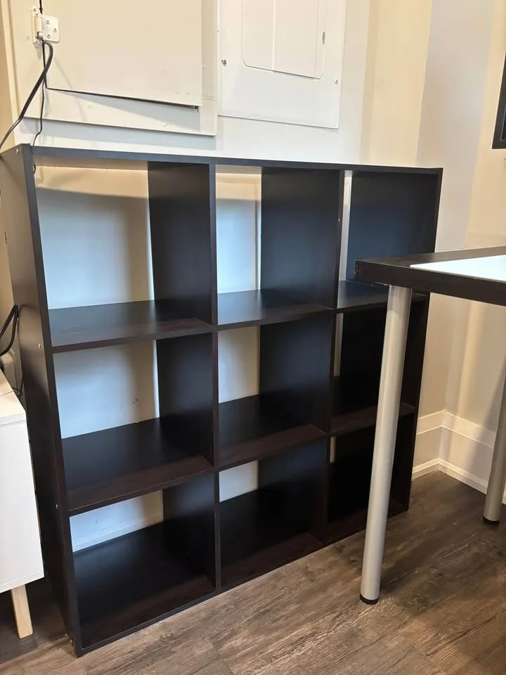 9-cube Dark Shelf for sale! image indicator(2)