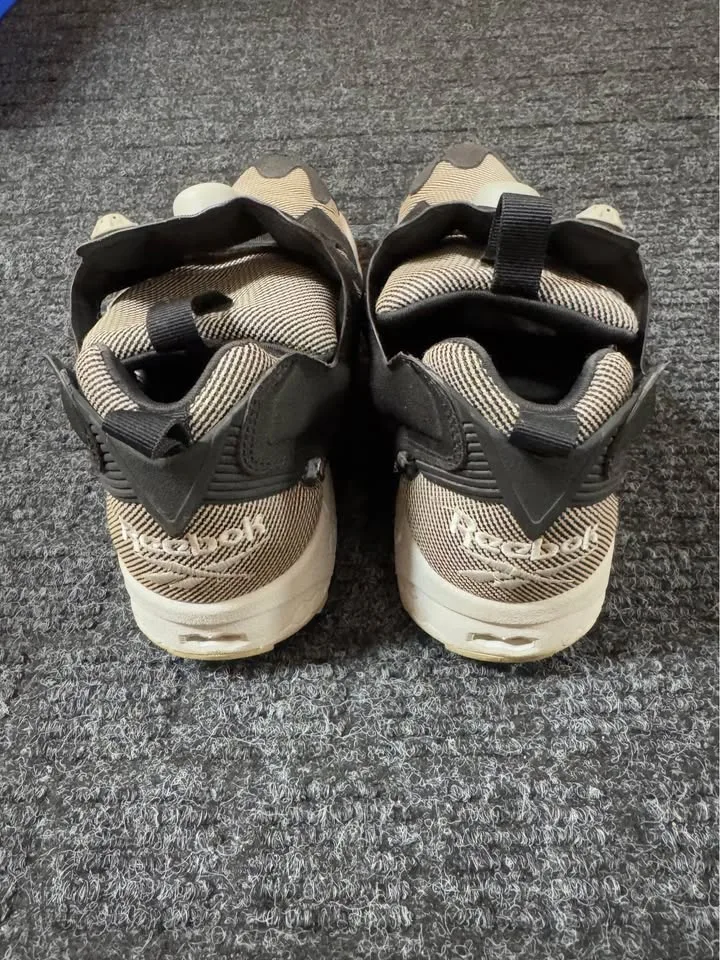 Reebok Pumpfury Black & Grey Size US 9 image indicator(3)