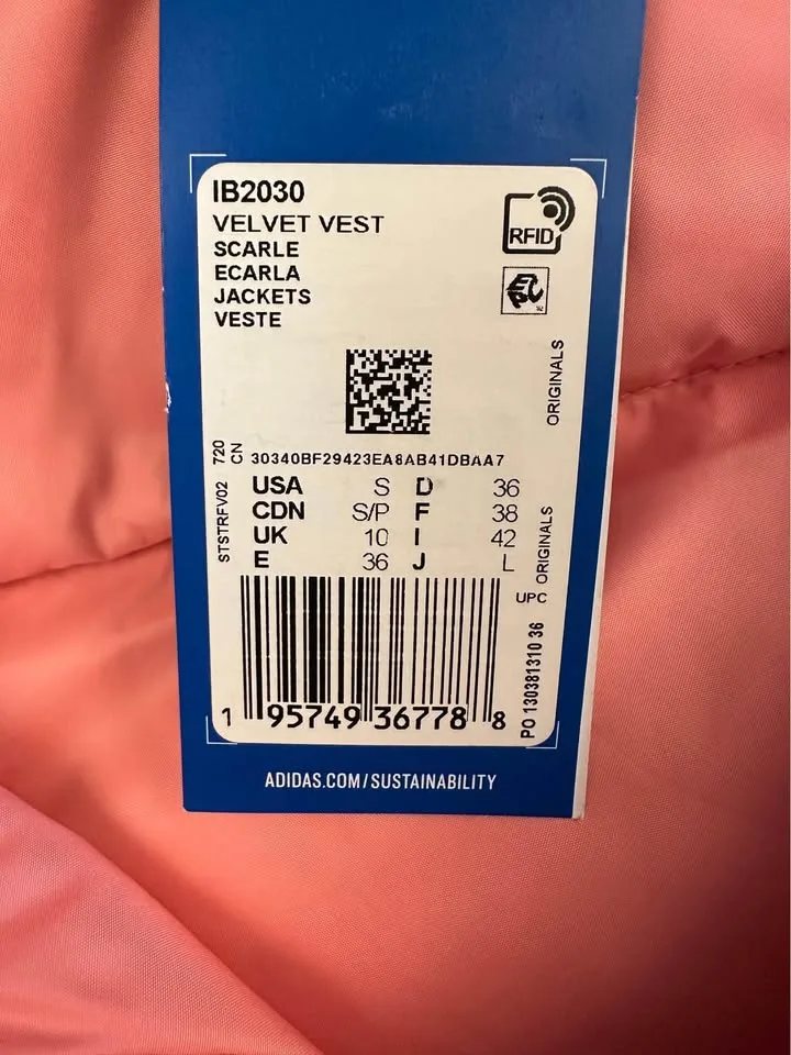 Adidas Red Velvet Down Vest Size S ( Can fit up to size M ) image indicator(5)