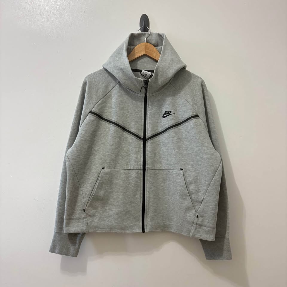 NIKE WOMEN’S TECHFLEECE - photo 2
