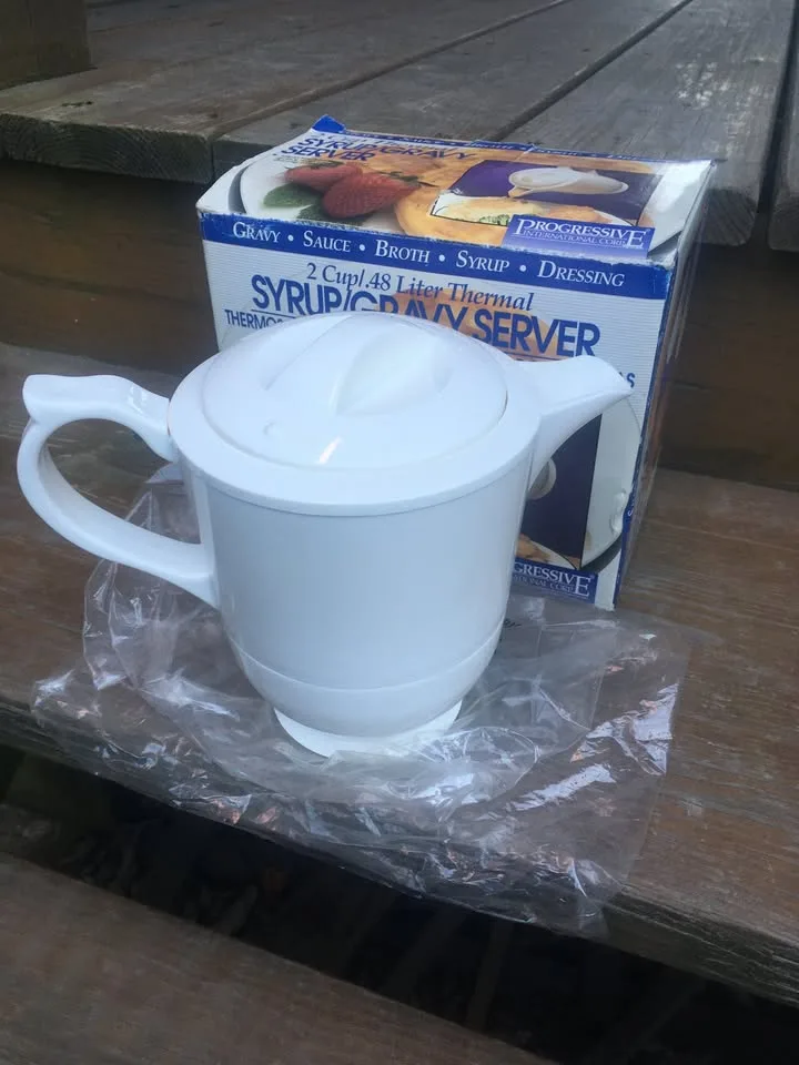 2 Cup Thermal Syrup/Gravy Server - 16 oz. - New image indicator(4)