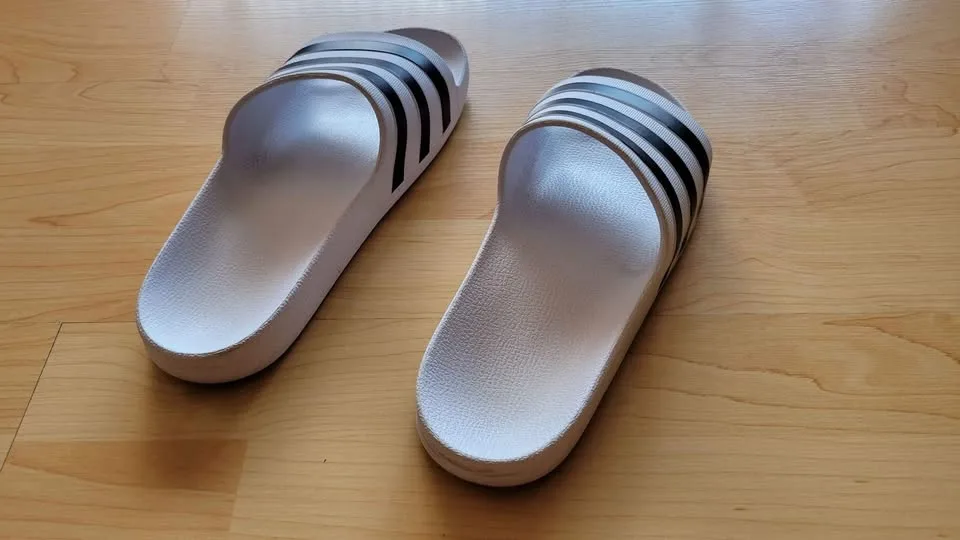 Adidas Women White Slides - Size 7US image indicator(2)