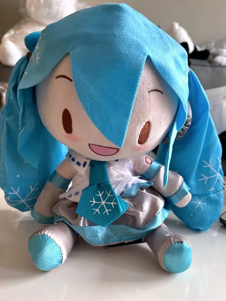 Hatsune Miku Snow Ver. Plush – 12” “New” image indicator(4)