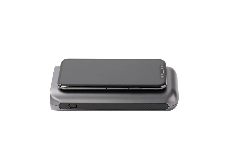 2000A JumpsPower Car Jump Starter Wireless Charge - photo 3