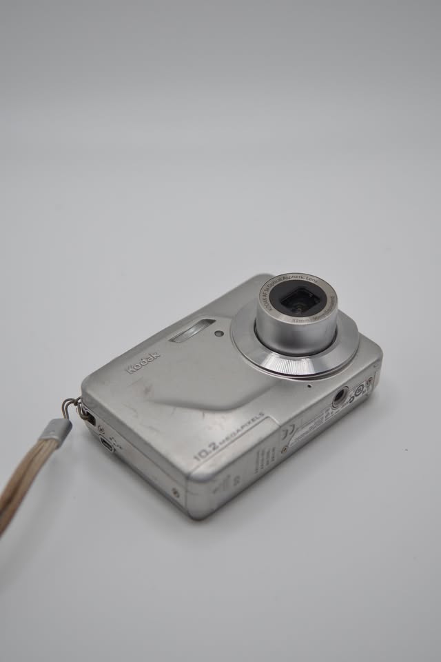 Kodak EasyShare C180 – Entry-Level Digital Camera - photo 2