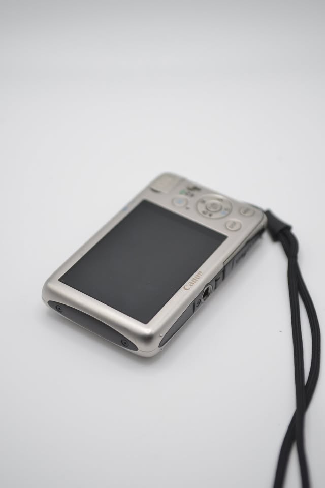 Canon SD1400 IS – Ultra-Slim Digital Camera - photo 4