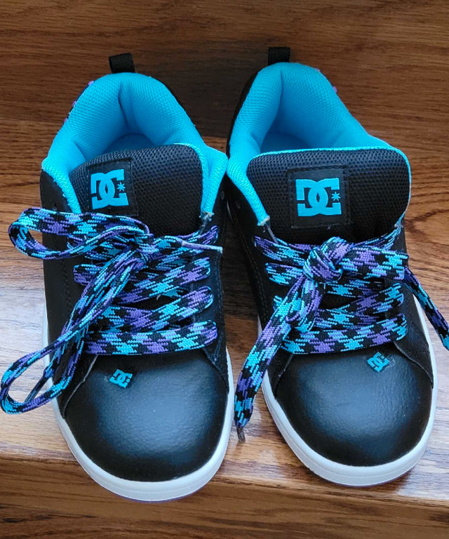 youth DC shoes , size 5 - photo 2